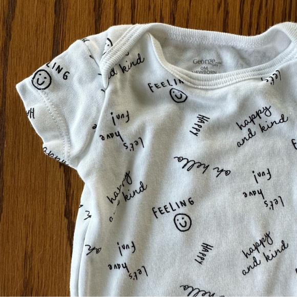 George Like New Cotton Short Sleeve Bodysuits, Set of 3, size 0-3 months - Picture 7 of 13